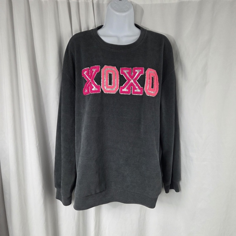 XOXO Sweatshirt Womens XL Gray Chenille Valentines Love Graphic Pullover Cozy